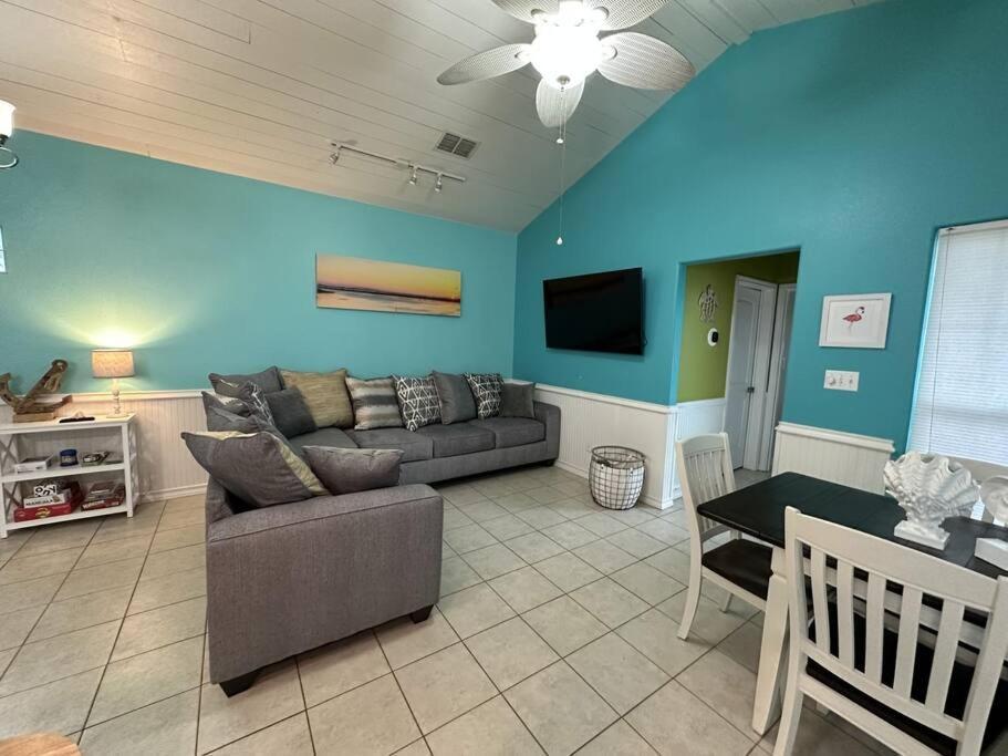 Barefoot Bungalow - Pet Friendly- 2 Bdrm Townhome Corpus Christi  Kültér fotó