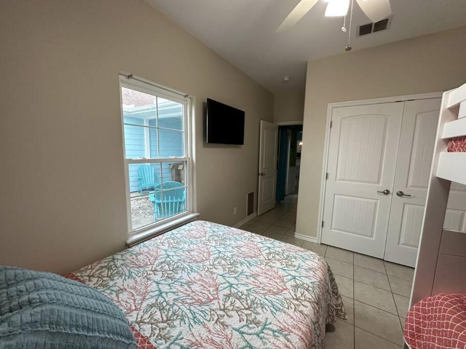Barefoot Bungalow - Pet Friendly- 2 Bdrm Townhome Corpus Christi  Kültér fotó