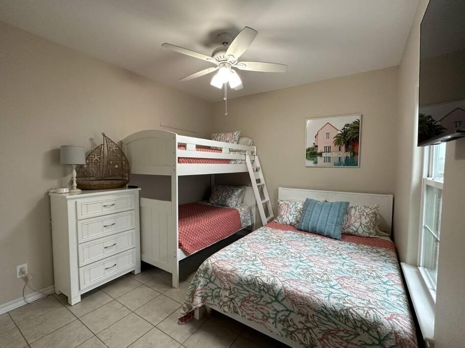 Barefoot Bungalow - Pet Friendly- 2 Bdrm Townhome Corpus Christi  Kültér fotó