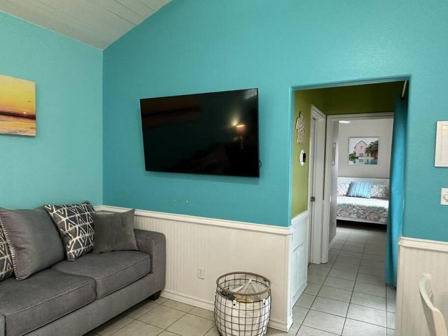 Barefoot Bungalow - Pet Friendly- 2 Bdrm Townhome Corpus Christi  Kültér fotó